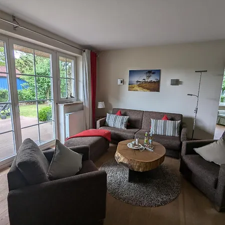 Holiday home Haus Windfluechter Born